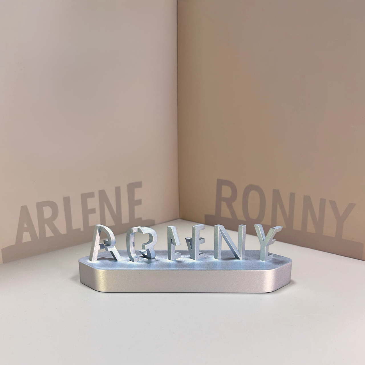 Trendy personalized products in relief with double name in 3D