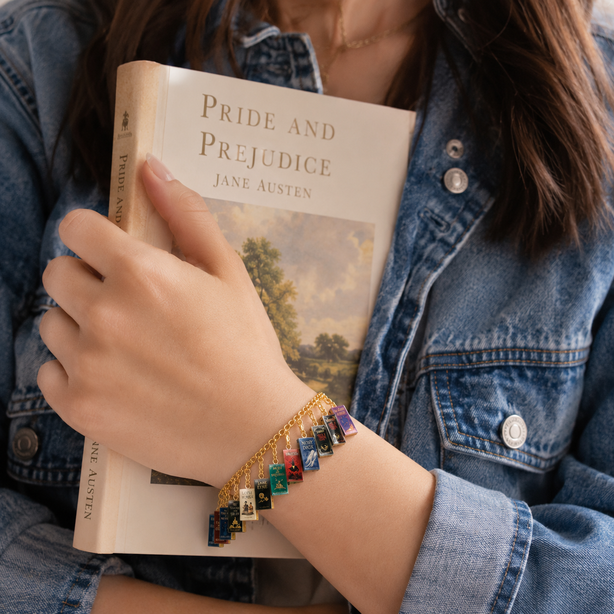 Personalized Dangling Mini-Book Charm Bracelet - Custom Book Cover Link Jewelry - Unique Gift for Readers & Bookworms
